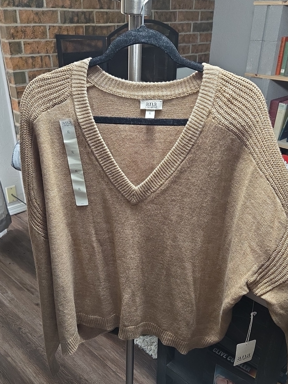 a.n.a Cropped V-Neck Sweater in Tan